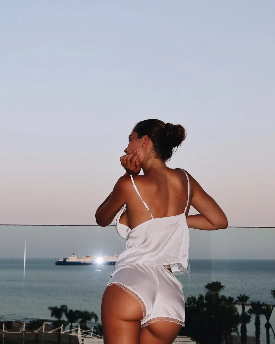 Лара эскорт в городе Питер