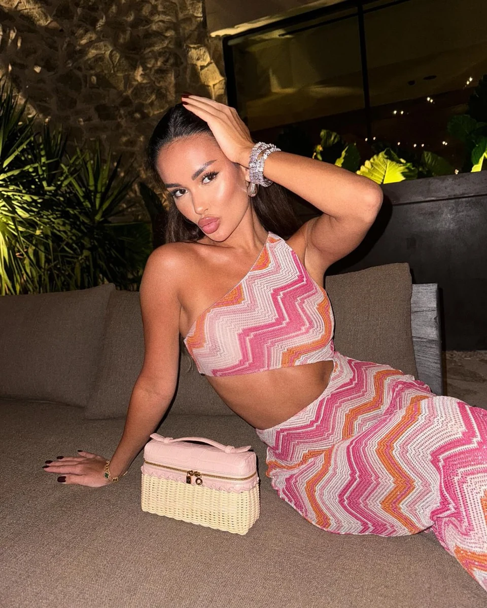 Лора эскорт в городе Питер