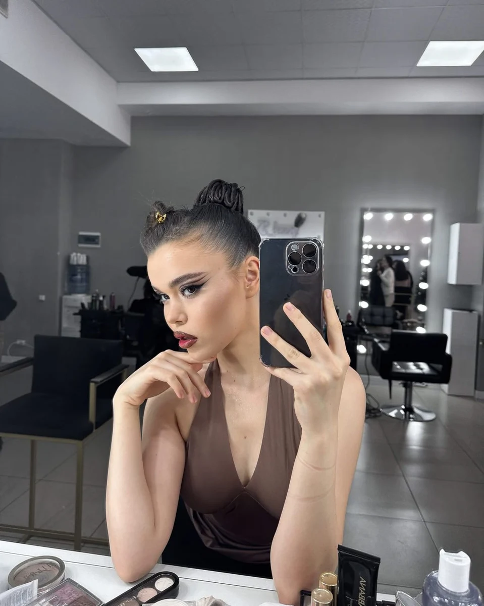 Виксория эскорт в городе Питер