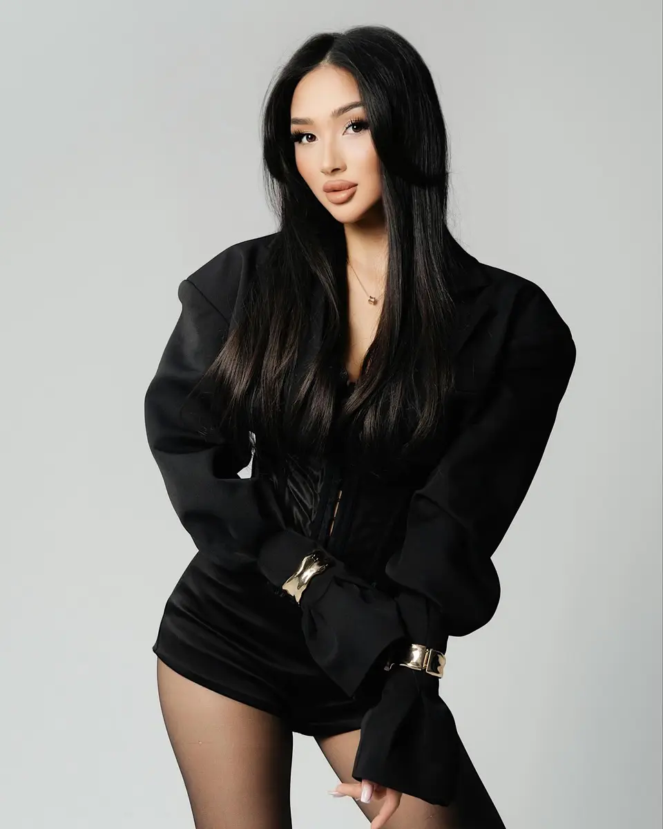 Зира эскорт в городе Питер